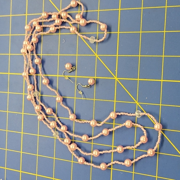 Felt's Fun Finds Jewelry - Pink Beaded 76" Necklace & Earrings Set